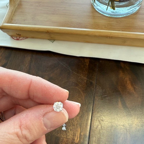 1.49 tcw round lab grown diamond studs - Picture 3 of 8